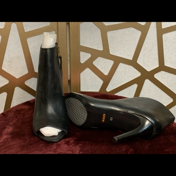 Open toe genuine leather Ralph Lauren stiletto heel. Size 8.5. - Picture 3 of 6